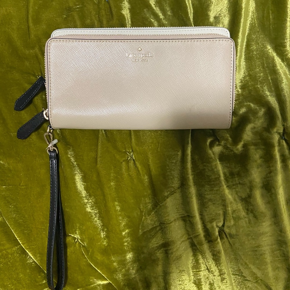 Kate spade wristlet